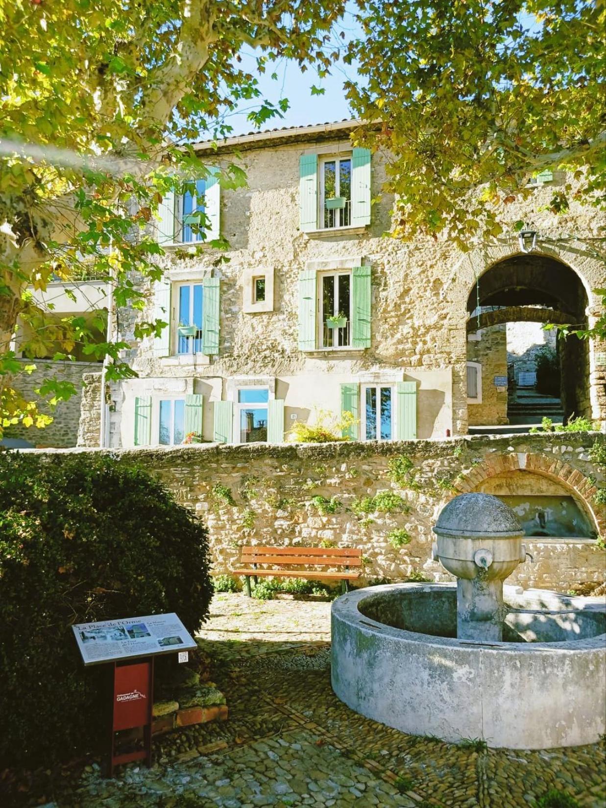 L'Appartement De L'Arche Chateauneuf-de-Gadagne Екстер'єр фото